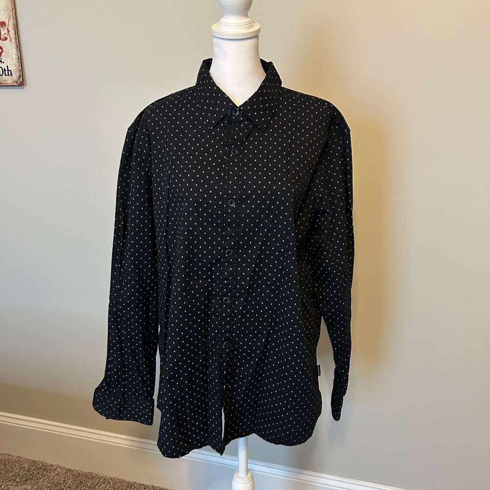 Men’s long sleeve black button up dress shirt. Size XL